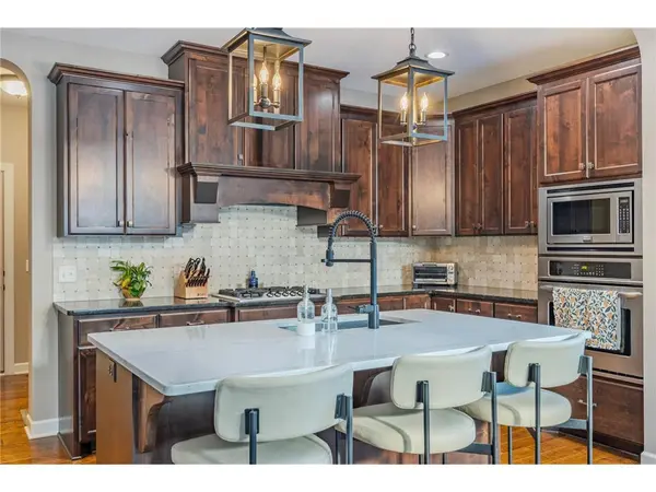 16899 E Lake Dr, Lakeville, MN 55044-6052