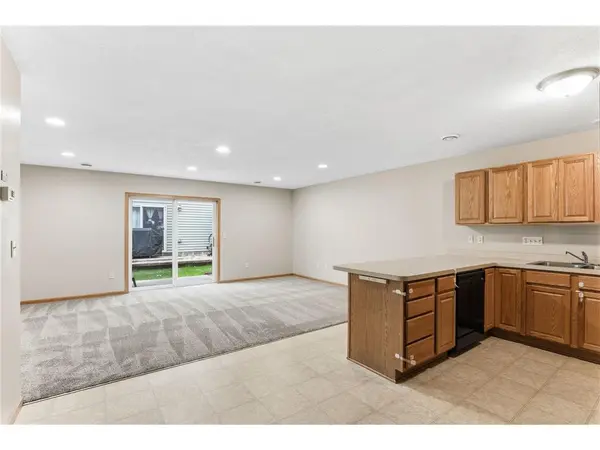 6372 13th St N, Oakdale, MN 55128-5954