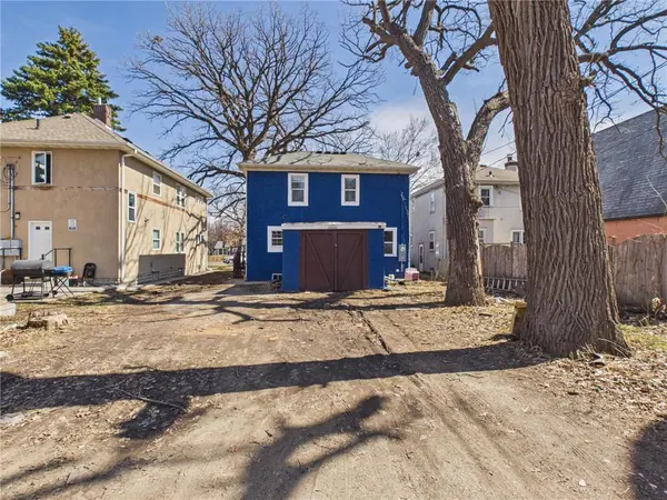 2651 N Thomas Ave, Minneapolis, MN 55411-1748