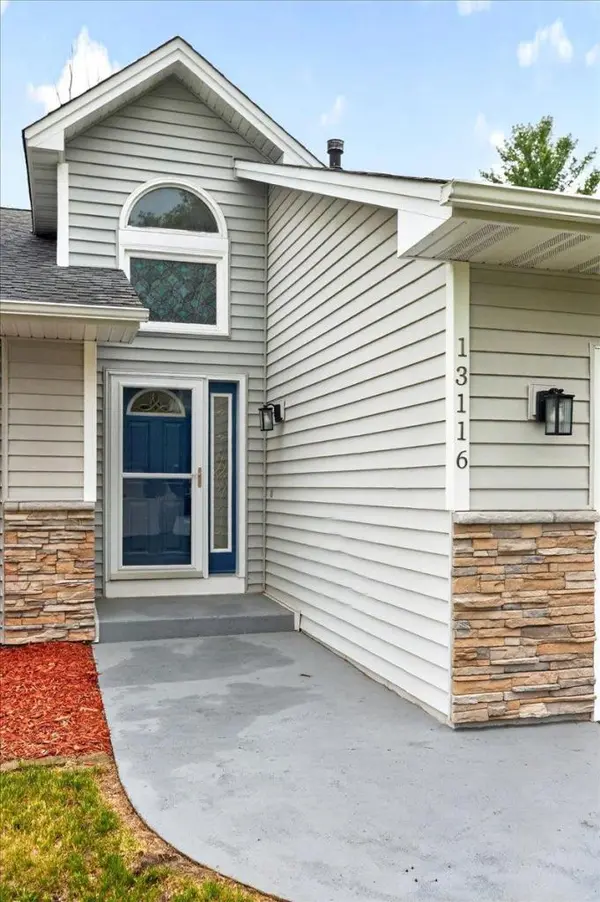 13116 Jay St NW, Coon Rapids, MN 55448-1335
