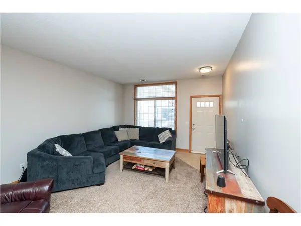 9624 Peony Ln N, Maple Grove, MN 55311-1264