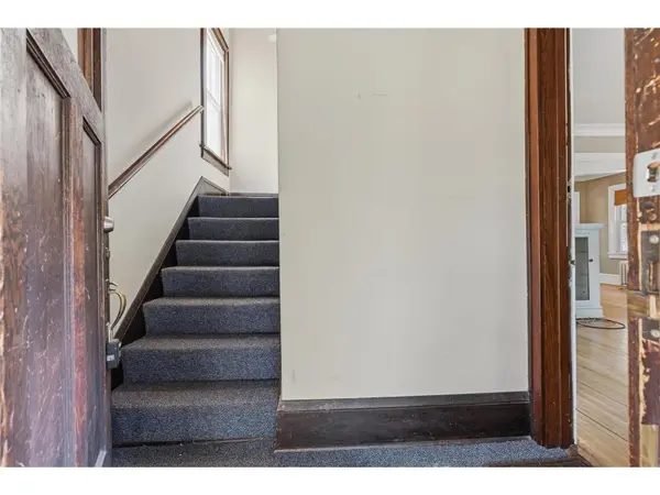 1883 St Clair Ave, St Paul, MN 55105-1646
