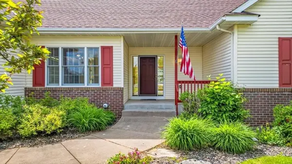 29673 Shoreview Cir, Lindstrom, MN 55045-7029