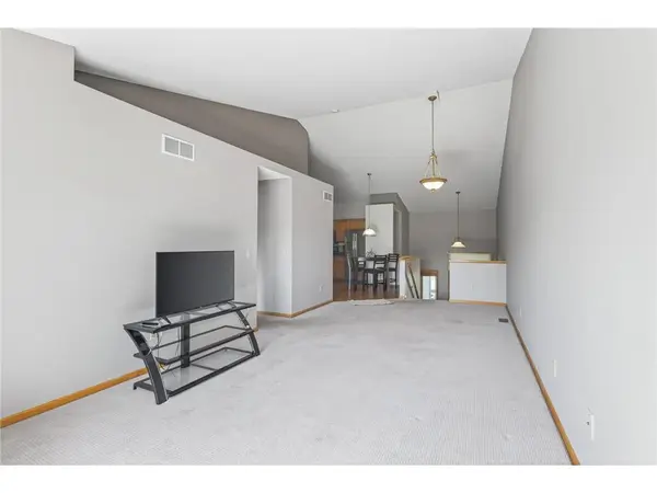 3724 131st Ln NW, Coon Rapids, MN 55448-1190
