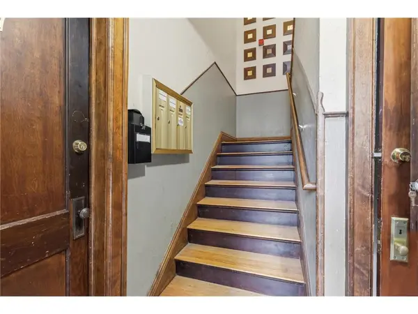 3035 Bryant Ave S, Minneapolis, MN 55408-2828