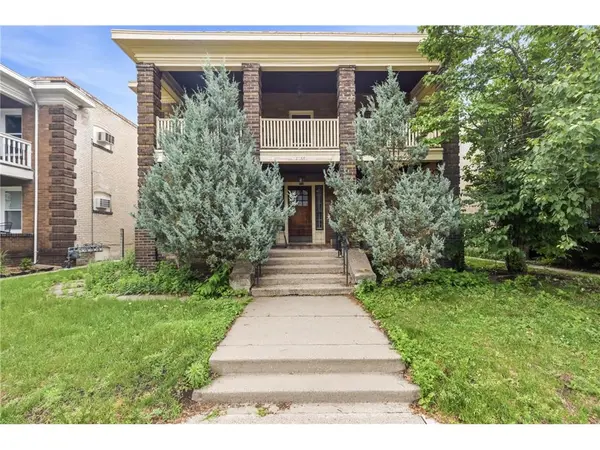 3035 Bryant Ave S, Minneapolis, MN 55408-2828