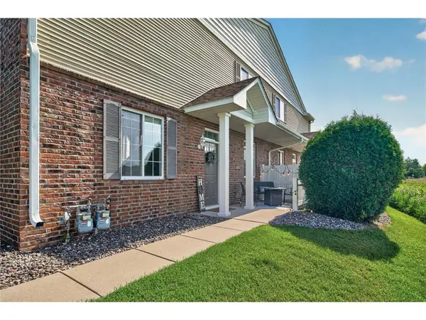 17107 Monroe Ct NW, Elk River, MN 55330-4304