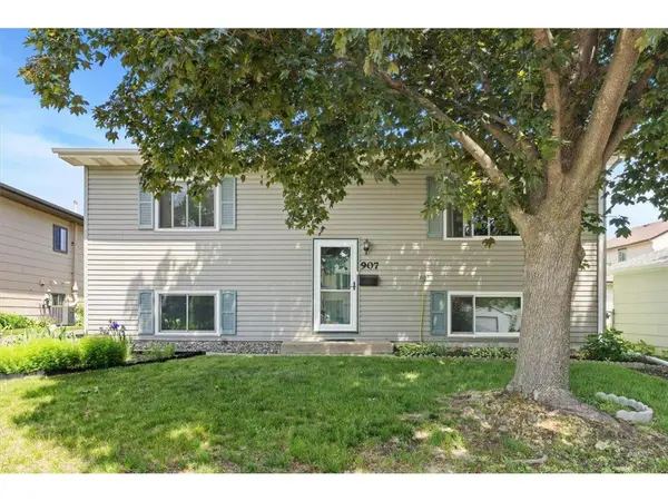 907 W California Ave, St Paul, MN 55117-3373