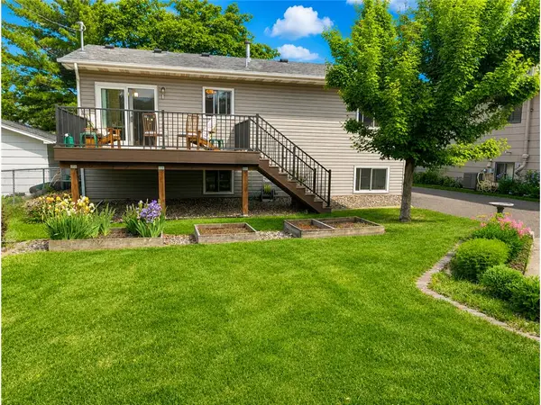 907 W California Ave, St Paul, MN 55117-3373