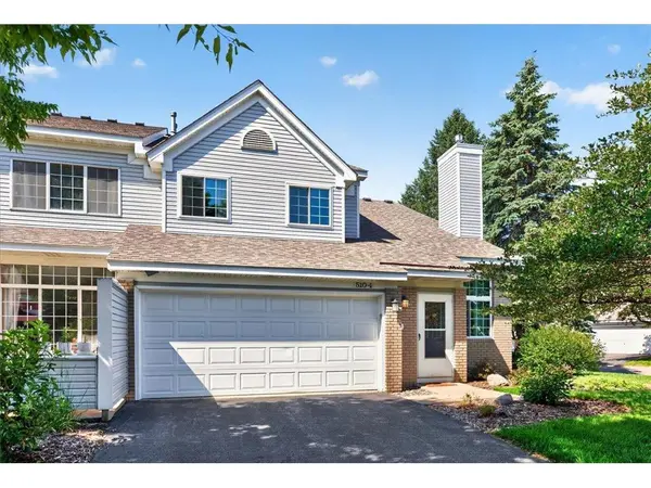 510 Lovell Ave W #4, Roseville, MN 55113-4617