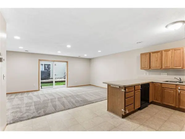6372 13th St N, Oakdale, MN 55128-5954