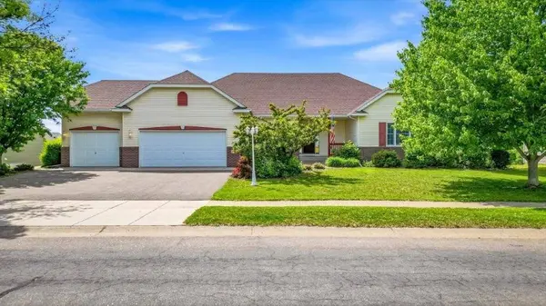 29673 Shoreview Cir, Lindstrom, MN 55045-7029