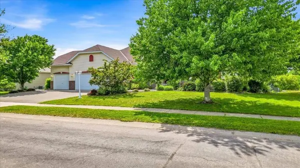 29673 Shoreview Cir, Lindstrom, MN 55045-7029