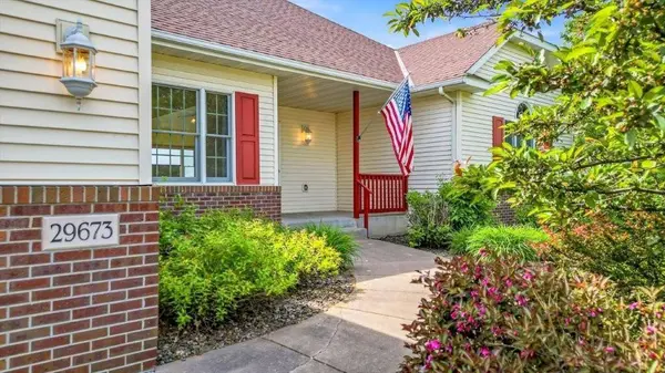 29673 Shoreview Cir, Lindstrom, MN 55045-7029