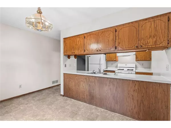 Oakdale, MN 55128-5932,1347 Hadley Ave N