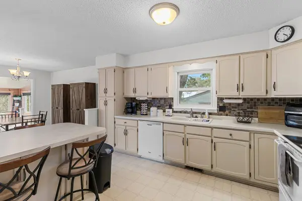 440 Queenan AVE S, Lakeland, MN 55043