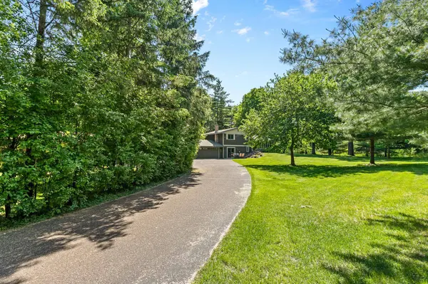 100 Puma LN, Mahtomedi, MN 55115
