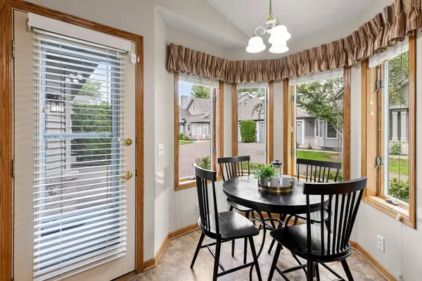 2556 Sumac RDG, White Bear Lake, MN 55110