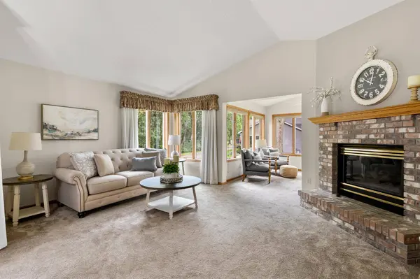 2556 Sumac RDG, White Bear Lake, MN 55110