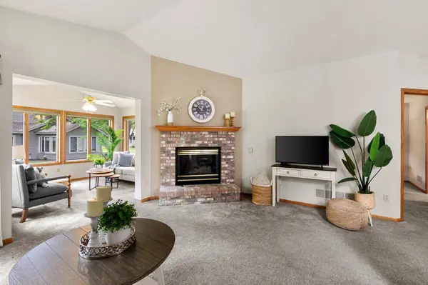 2556 Sumac RDG, White Bear Lake, MN 55110