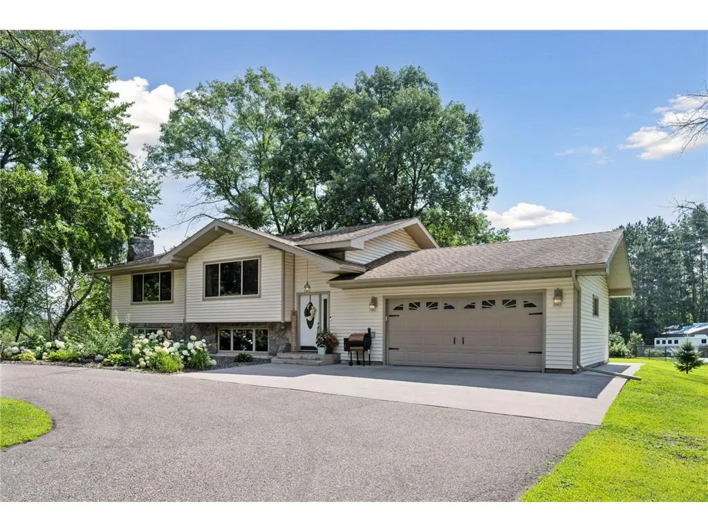 25579 Kettle River Blvd, Wyoming, MN 55092-8042