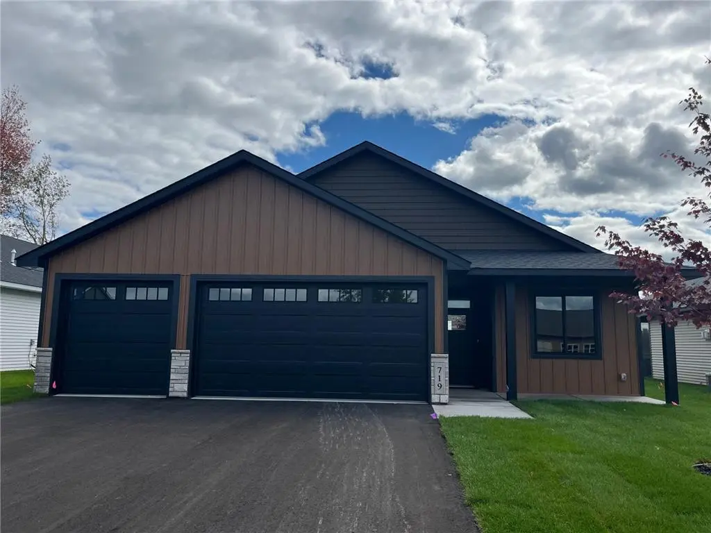 719 Margaret Lane NE, Isanti,