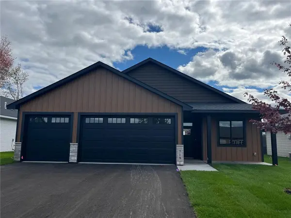 719 Margaret Lane NE, Isanti, 