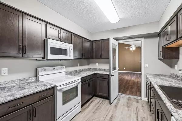 15880 Griffon PATH, Apple Valley, MN 55124