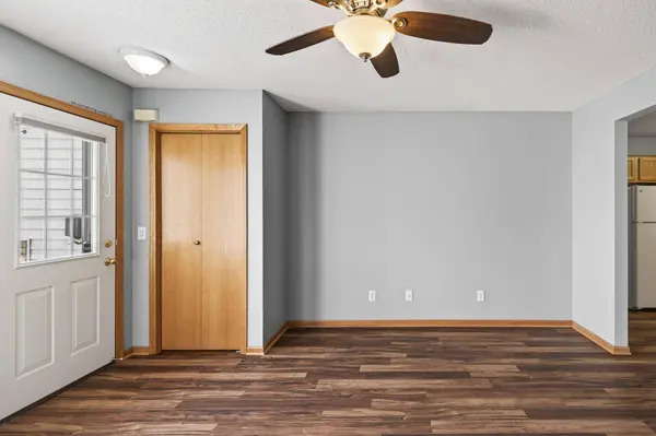 874 Gannon DR, Shakopee, MN 55379