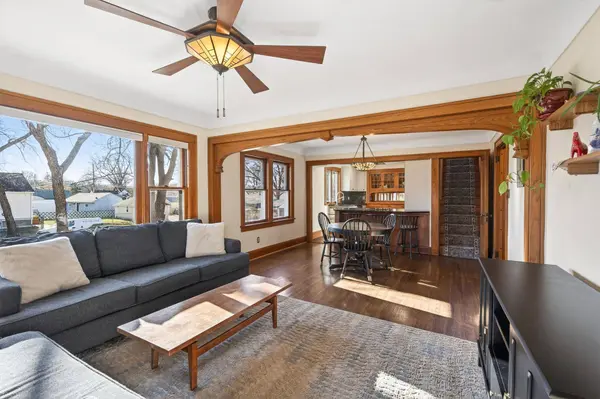 1952 Orange AVE E, Saint Paul, MN 55119