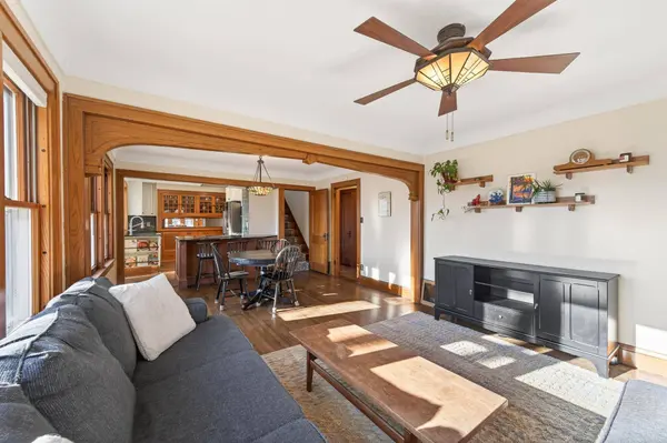 1952 Orange AVE E, Saint Paul, MN 55119