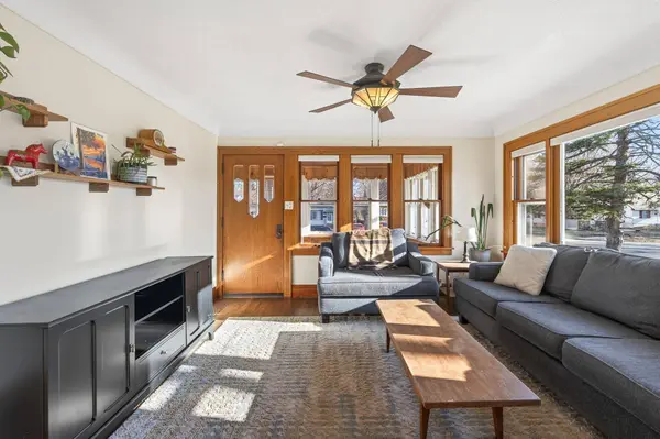 1952 Orange AVE E, Saint Paul, MN 55119