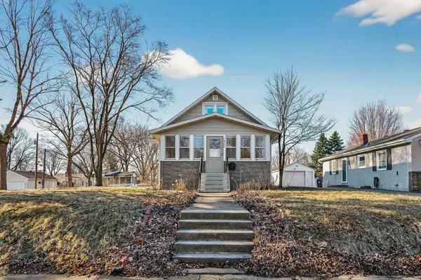 1952 Orange AVE E, Saint Paul, MN 55119
