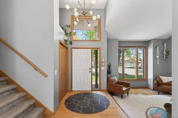 956 Trillium CT, Eagan, MN 55123