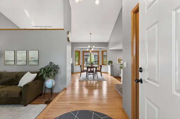 956 Trillium CT, Eagan, MN 55123