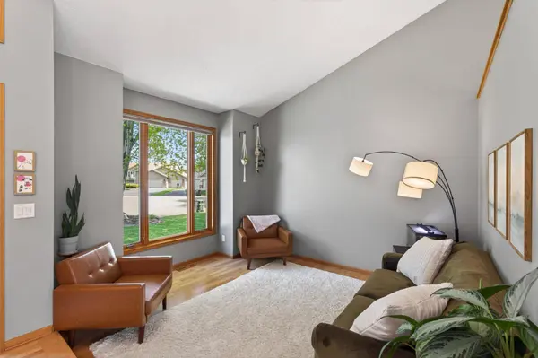 956 Trillium CT, Eagan, MN 55123