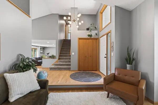 956 Trillium CT, Eagan, MN 55123