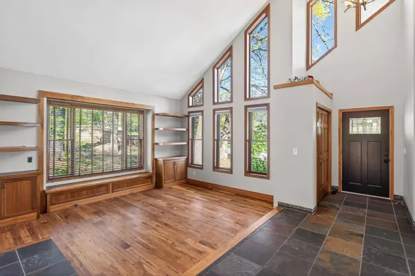 8750 Hunters WAY, Apple Valley, MN 55124