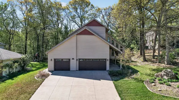8750 Hunters WAY, Apple Valley, MN 55124