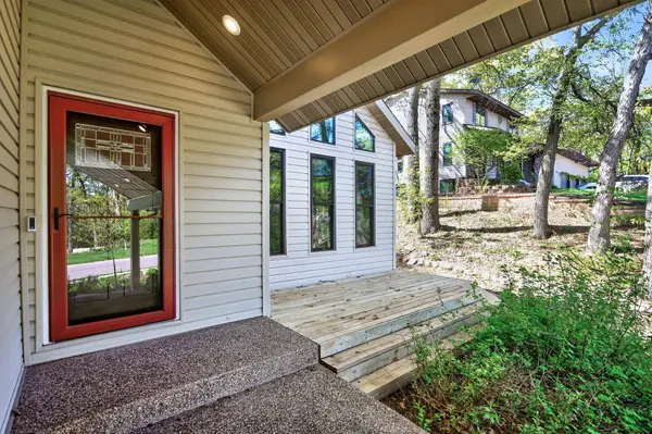8750 Hunters WAY, Apple Valley, MN 55124