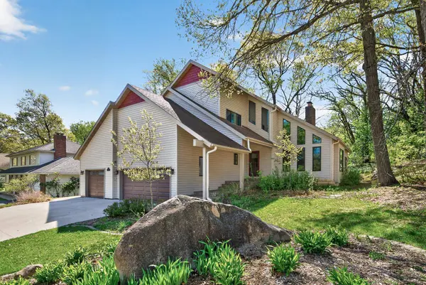 8750 Hunters WAY, Apple Valley, MN 55124