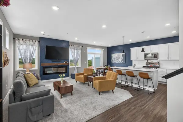 1852 Tyrone DR, Shakopee, MN 55379