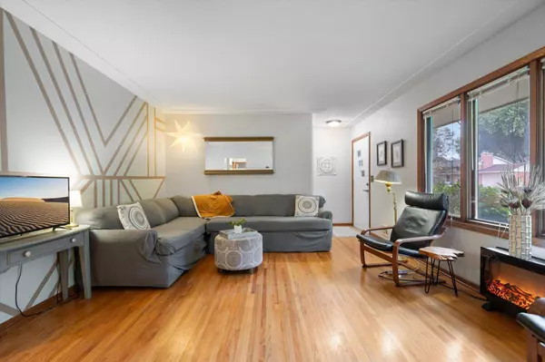 4672 Gettysburg AVE N, New Hope, MN 55428