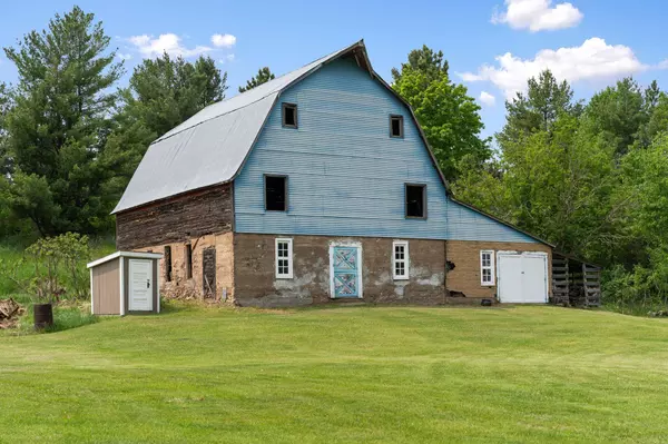 18400 Lundgren DR, Pine Lake Twp, MN 55735