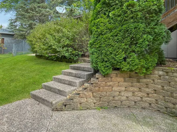 2835 Laurel ST S, Cambridge, MN 55008