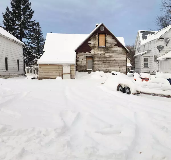217 1st ST, Sandstone, MN 55072