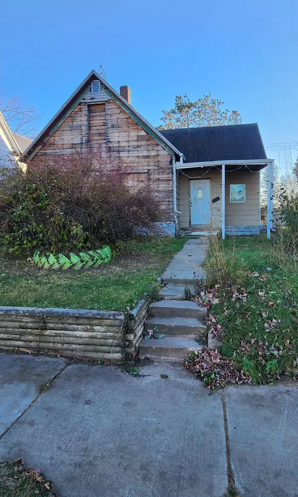 217 1st ST, Sandstone, MN 55072