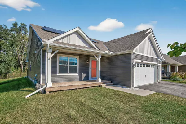 1861 Attenborough ST, Shakopee, MN 55379