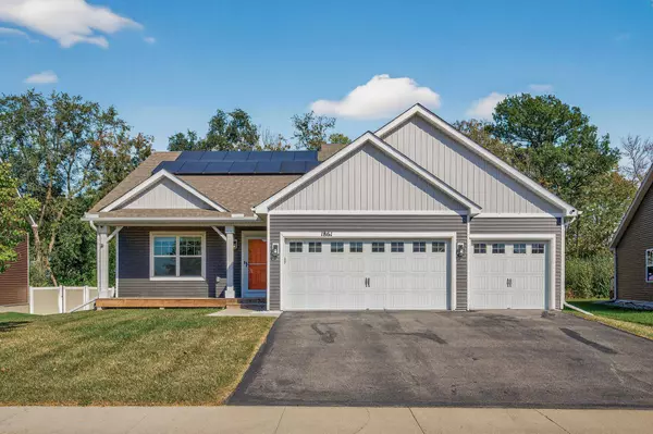 1861 Attenborough ST, Shakopee, MN 55379