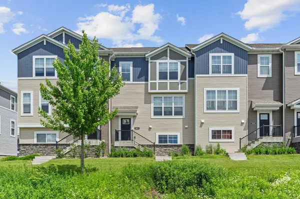 2857 Lexington PL N, Roseville, MN 55113